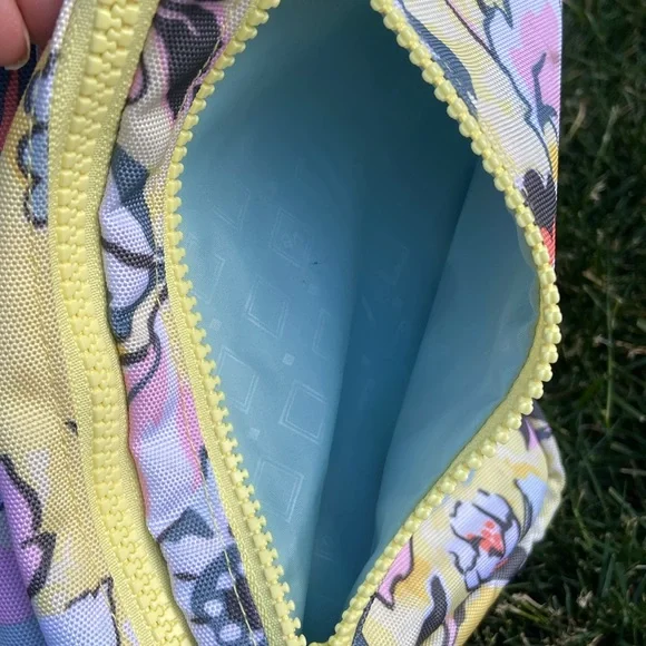 Vera Bradley - Lighten Up Sling Backpack - Picture 10 of 13